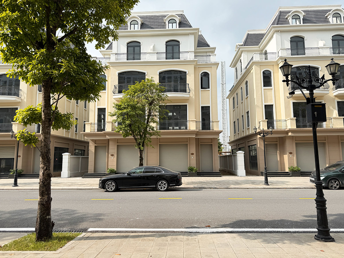 Bán biệt thự song lập Sao Biển SB-192 và SB-194, 2 mặt tiền, vị trí cực đẹp, MUA là LỜI